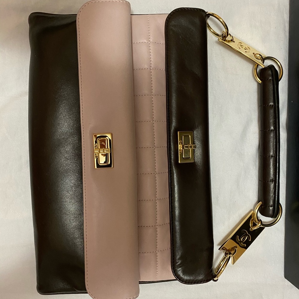 Authentic Chanel handbag - Picture 2 of 14